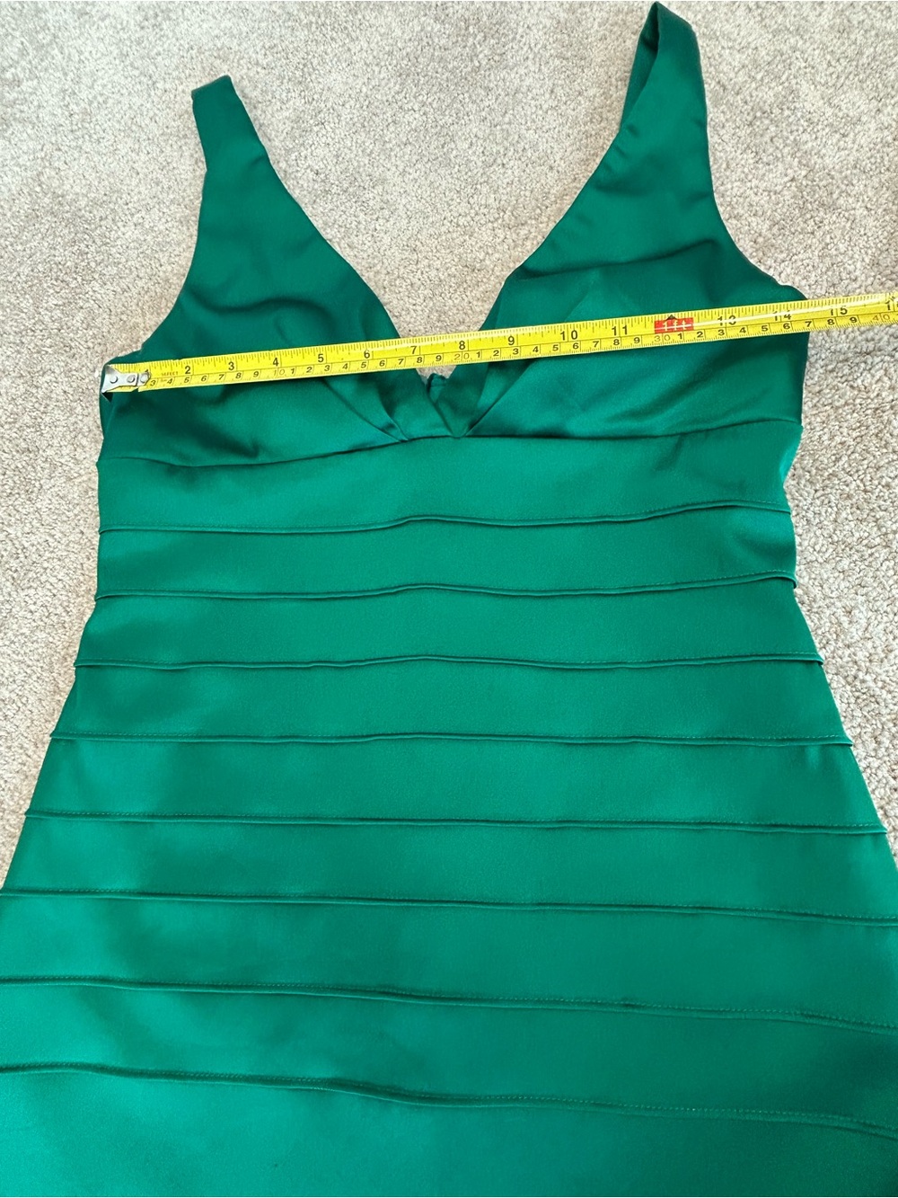 Sleeveless V-Neck Emerald Green Bodycon Dress - Picture 7 of 11